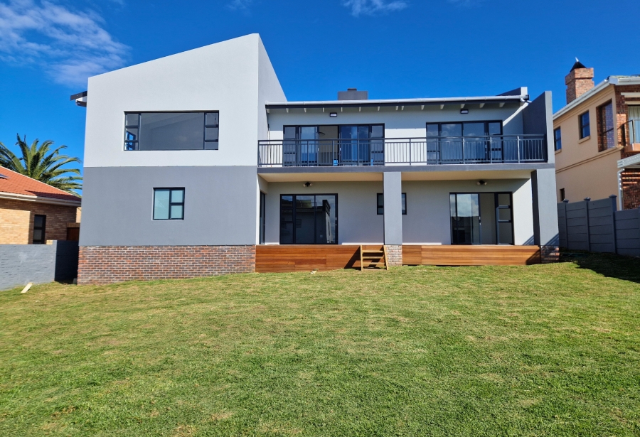 3 Bedroom Property for Sale in Wavecrest Eastern Cape